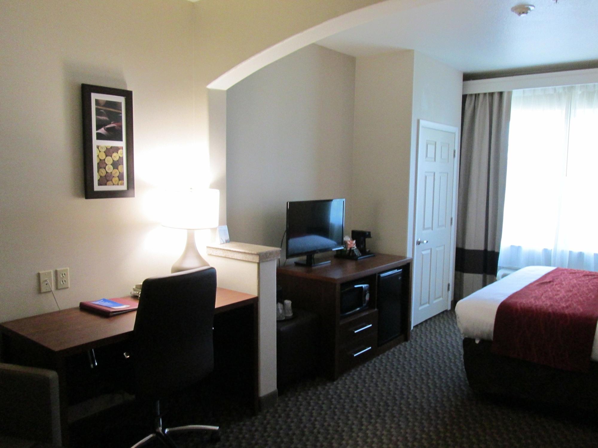 Comfort Inn & Suites Galt - Lodi North Exterior foto